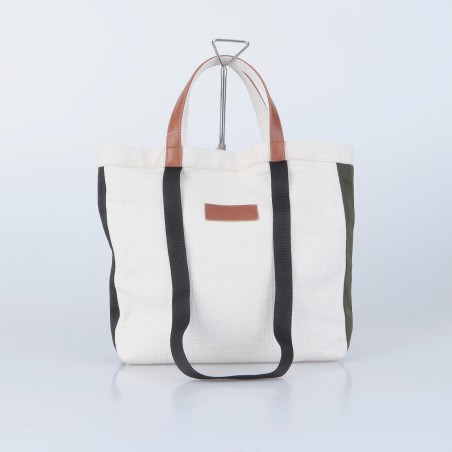 Bolso blanco con cintas en negro y verde 3/100